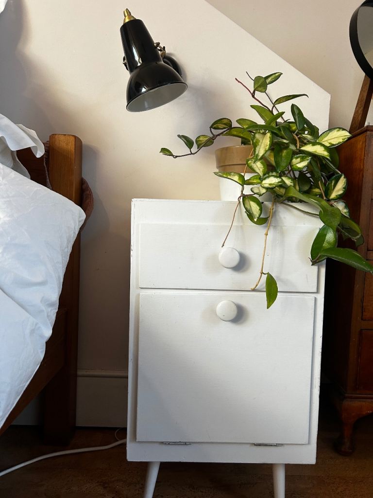 Cute Retro / Vintage bedside table 