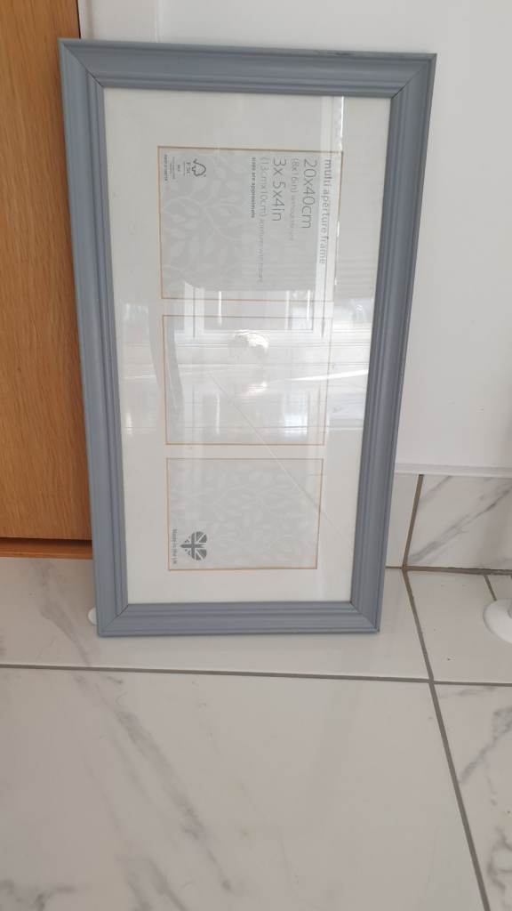 Grey Triple Aperture Picture Frame – Good Condition