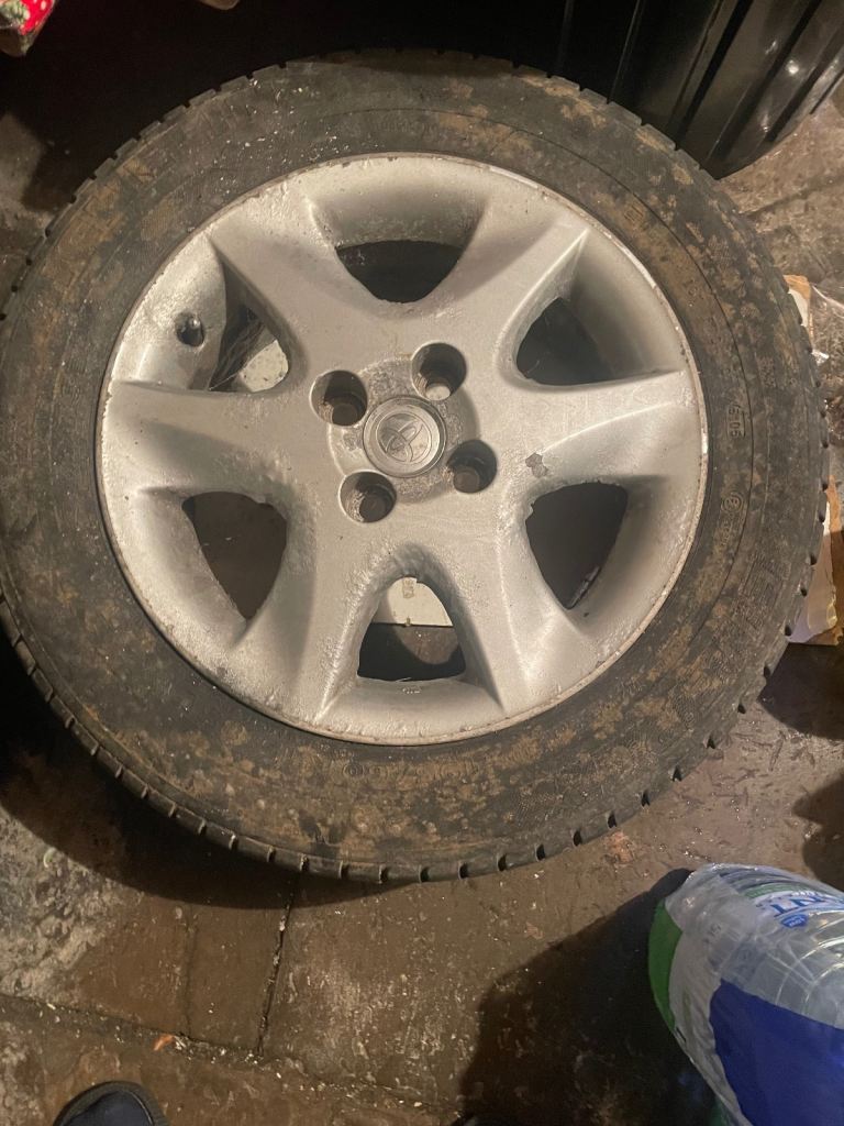 Toyota alloy and tyre 