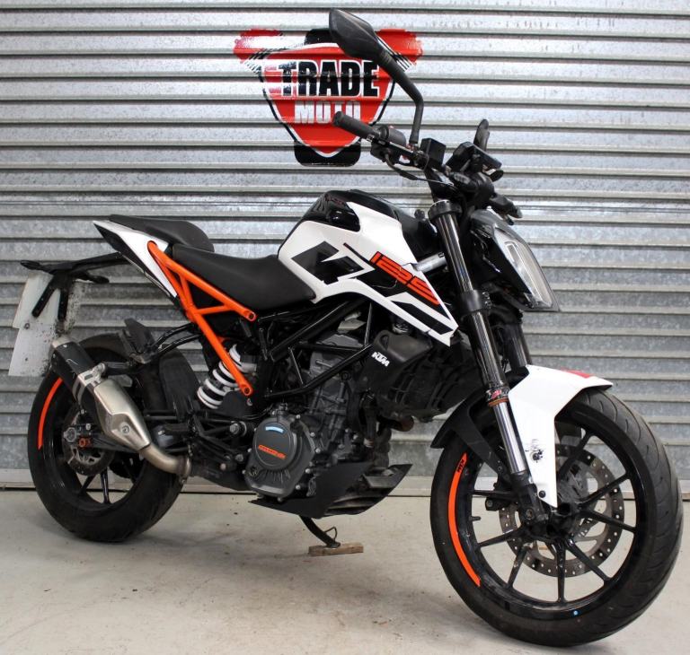 2017 17 KTM DUKE 125 ABS LEARNER LEGAL TRADE SALE 14K WHITE/ORANGE NEW MOT RIDES