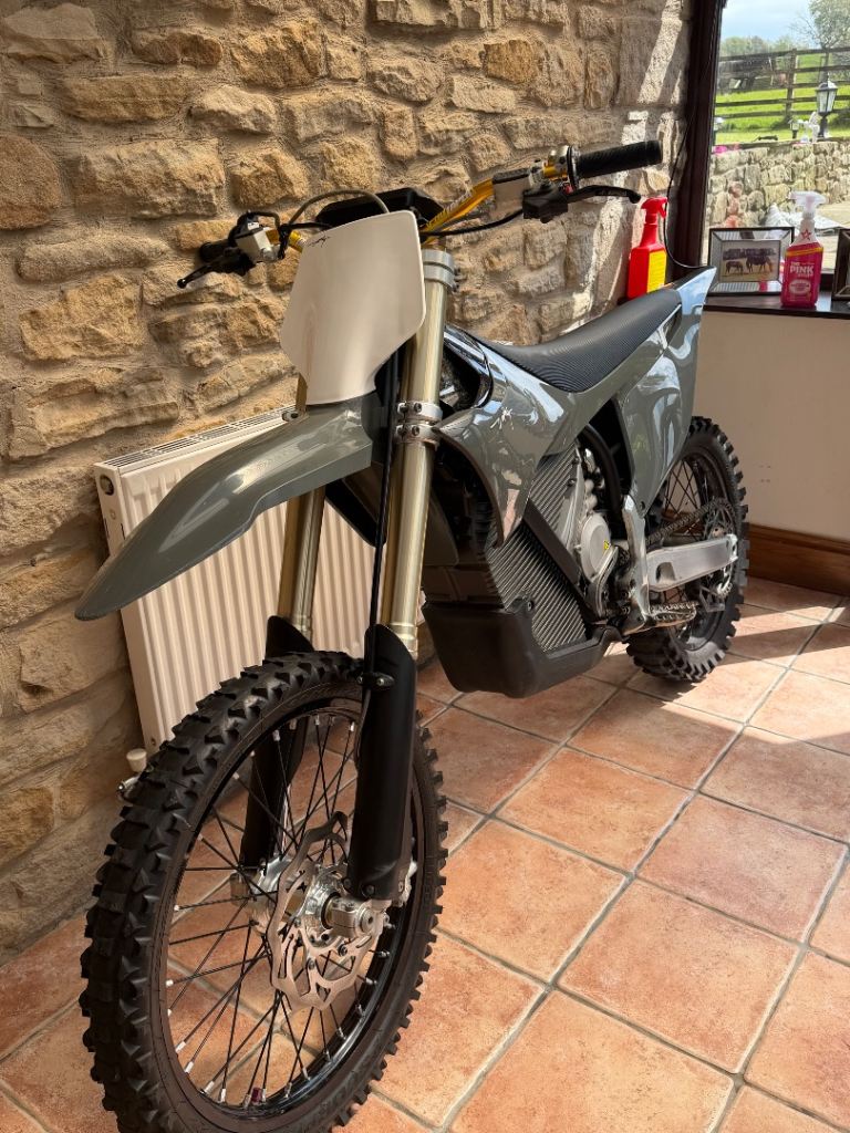 STARK VARG MX ELECTRIC MOTOCROSS 80HP Alpha 2nd generation 