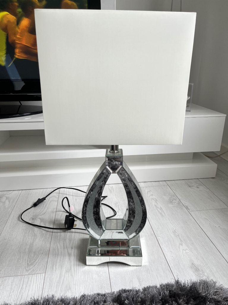 Table lamp