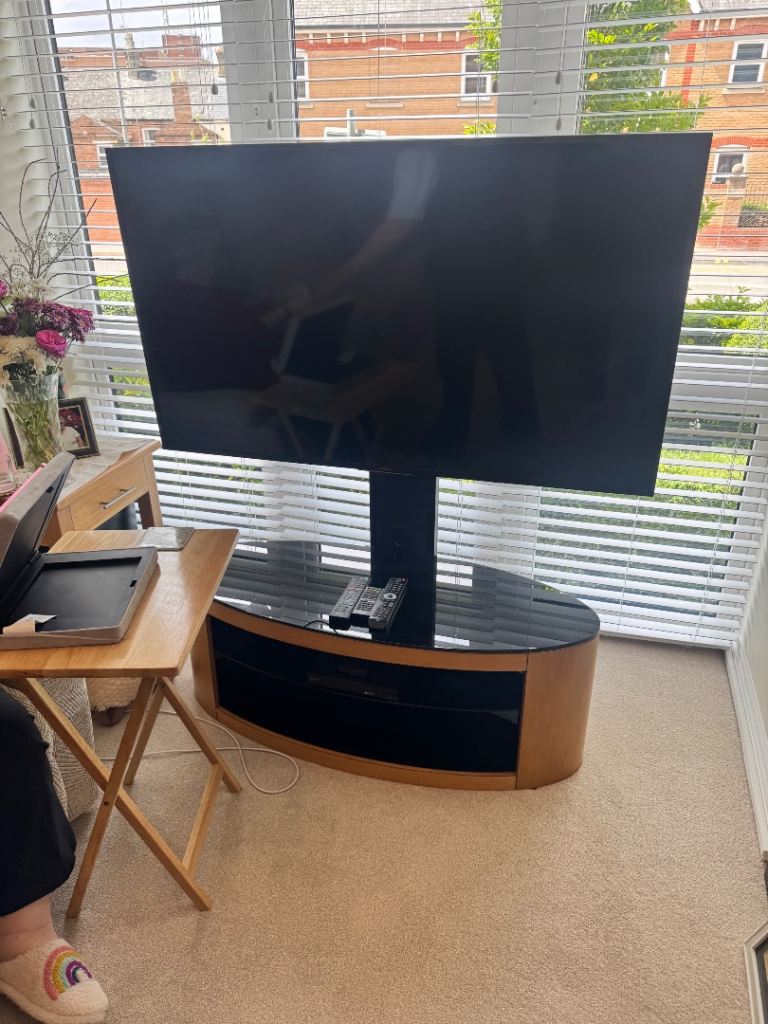 Affinity Premium Buckingham 1100 TV Stand with mount from John Lewis Possible Delivery 