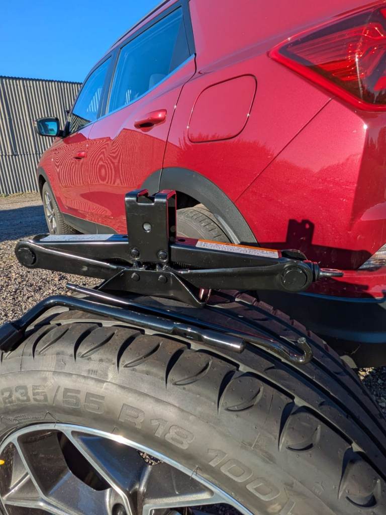 SsanYong Korando Spare wheel kit and brake pads