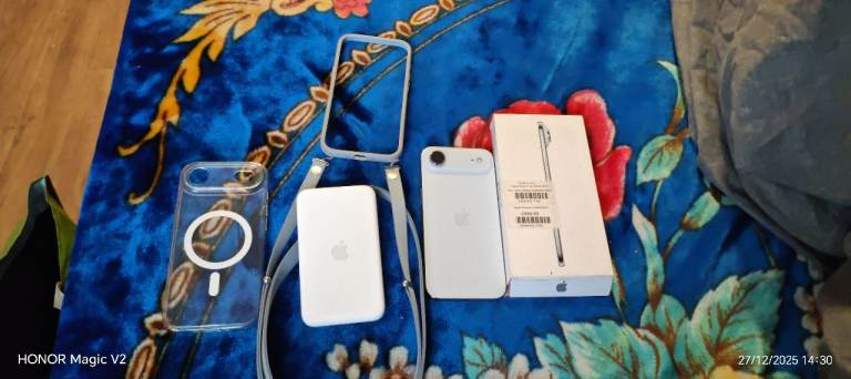 Iphone air /with all apple accessory