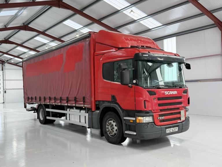 2011 (60) SCANIA P230 4X2 CURTAINSIDER