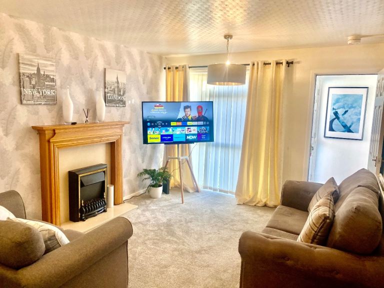 Spacious fully furnished ground floor flat. Walsgrave Coventry