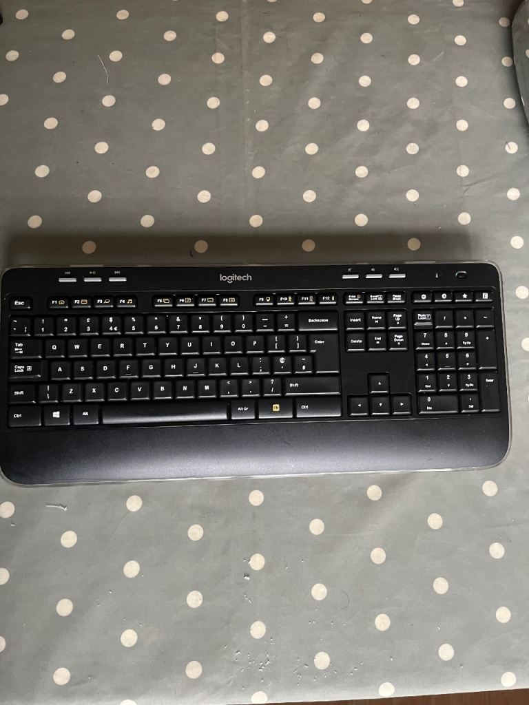 Logitech K520 wireless keyboard 