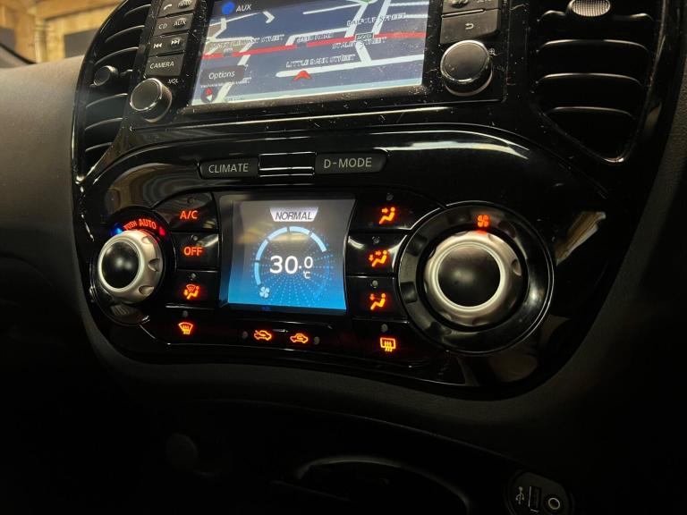 2013 Nissan Juke 1.6 Acenta 5dr CVT [Premium Pack] HATCHBACK PETROL Automatic