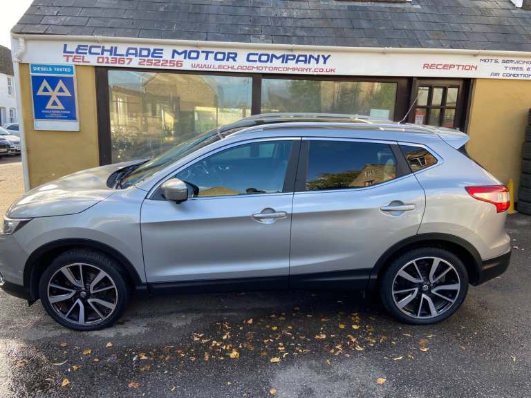 2014 Nissan Qashqai 1.2 DiG-T Tekna 5dr HATCHBACK Petrol Manual