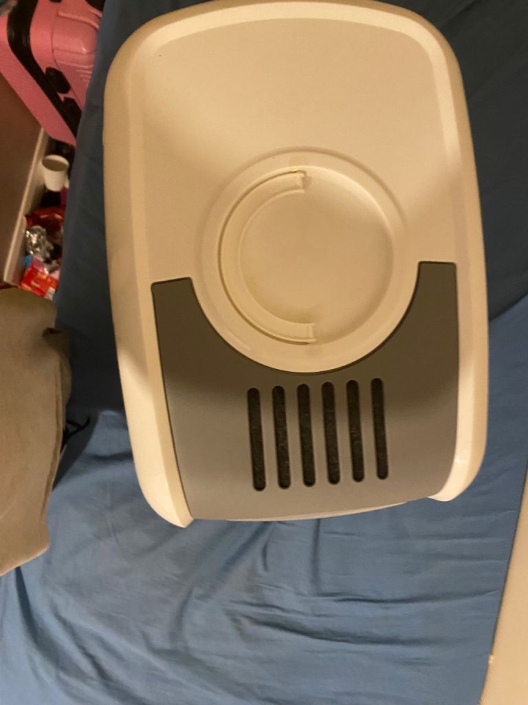 Litter box with free new bed!!