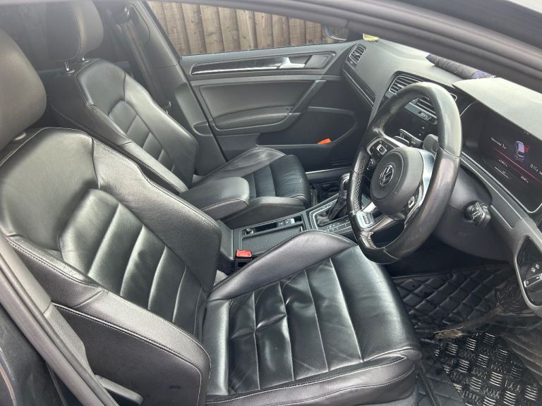 Volkswagen, GOLF, Hatchback, 2016, Semi-Auto, 1968 (cc), 5 doors