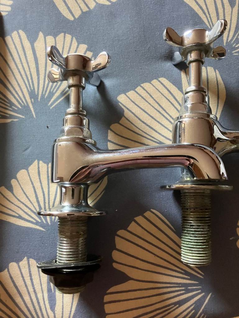 Traditional Chrome Basin Taps