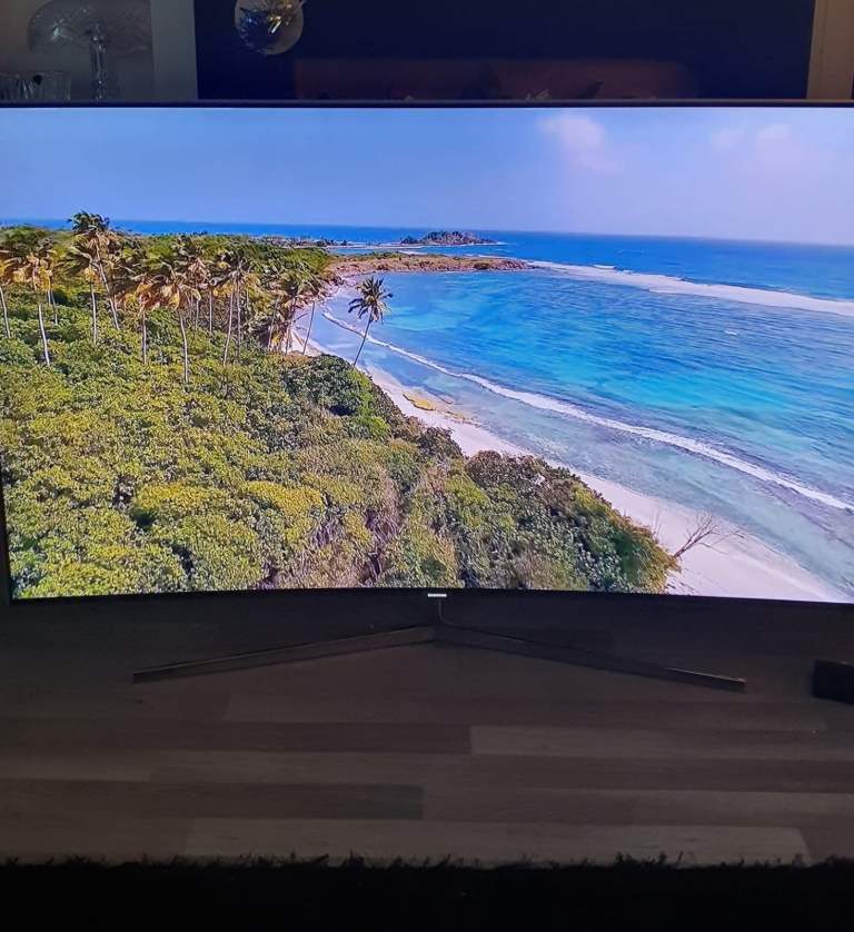 SAMSUNG CURVE 55" SMART 4K ULTRA HDR LED TV TELEVISION 