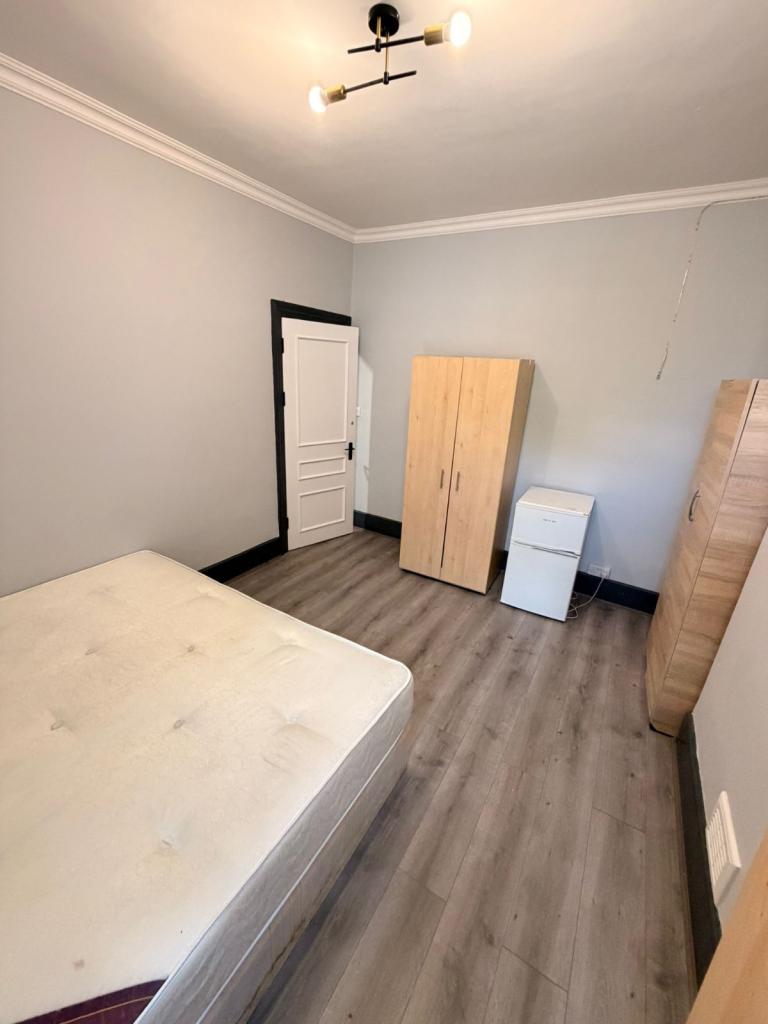 🌿Affordable Double Room Available – Croydon CR7✨
