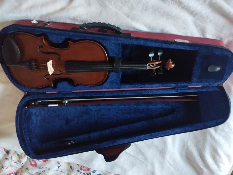 Stentor 2 Violin 4/4 with Bow and Case – Great Condition
