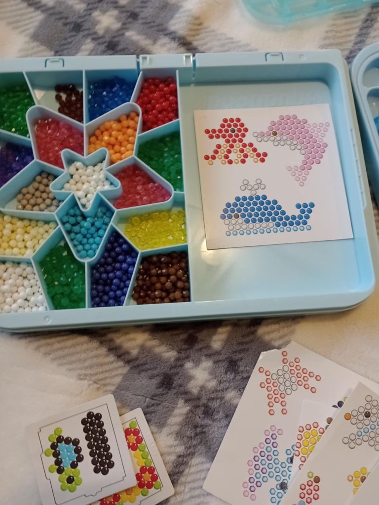 Massive bundle (C) of aquabeads aqua beads toys 