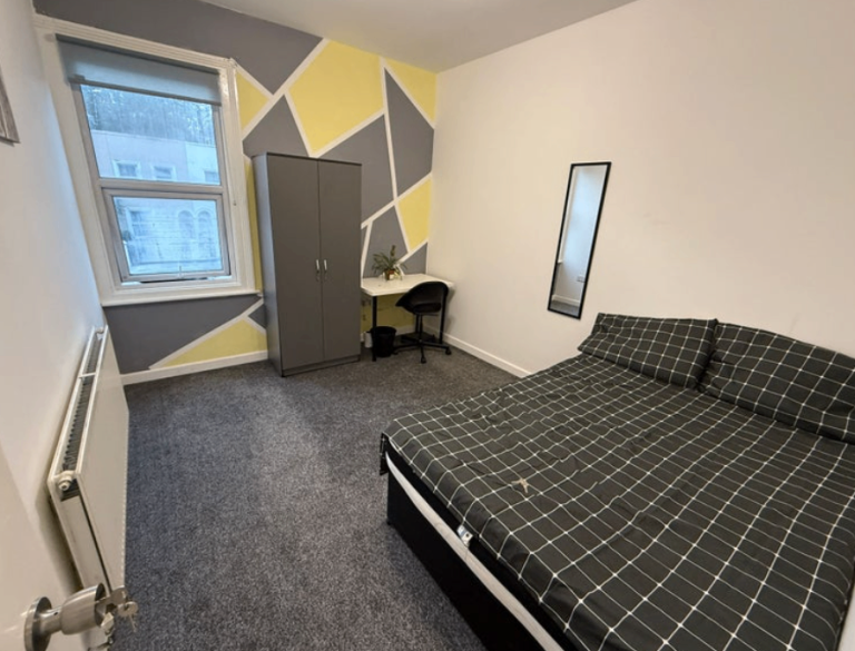 3 Double Rooms Wandsworth Town £823/pm  - Bills Inc | Southfields