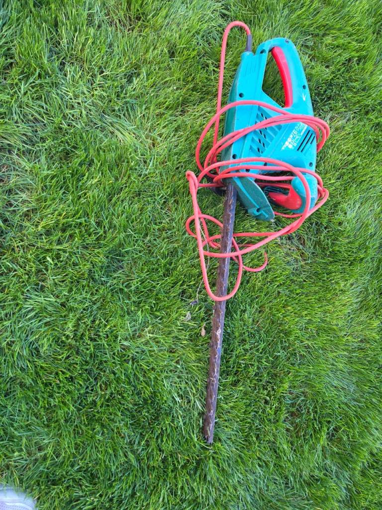 Bosch Electric Hedge Trimmer – Good Condition