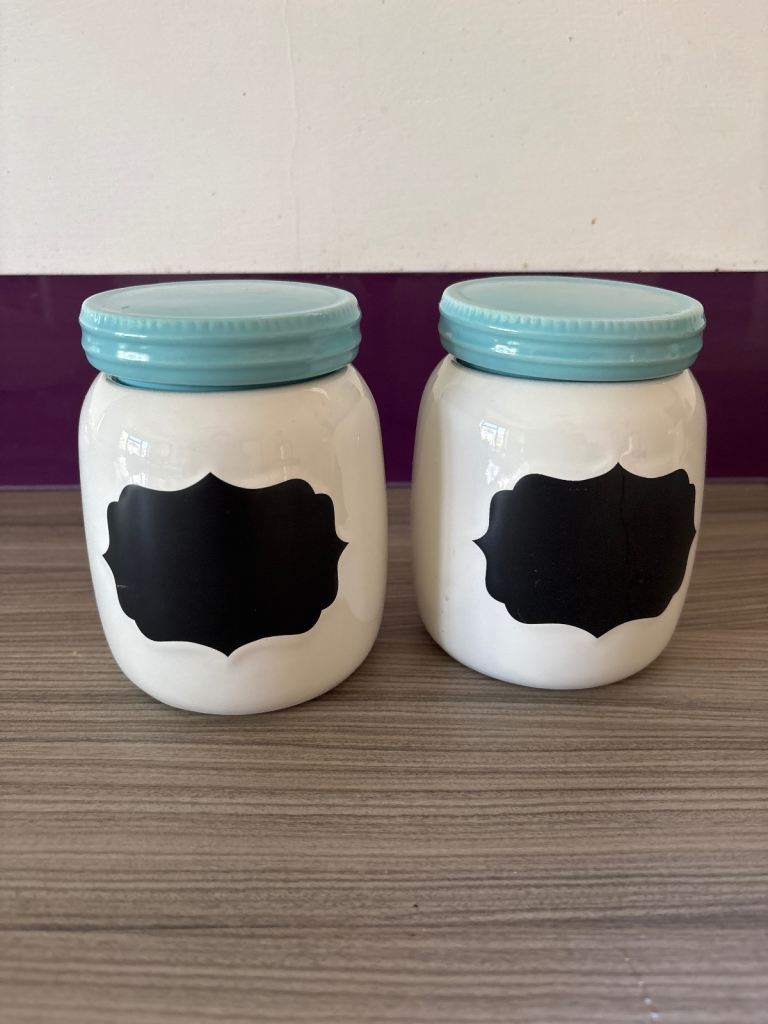 Food storage jars 