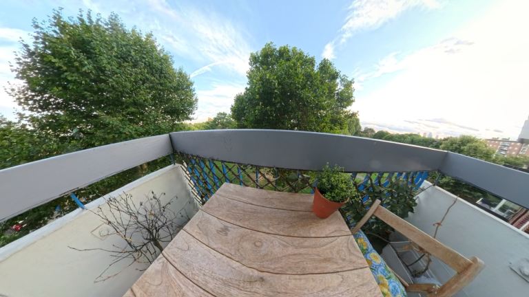 Fantastic double room with own balcony 