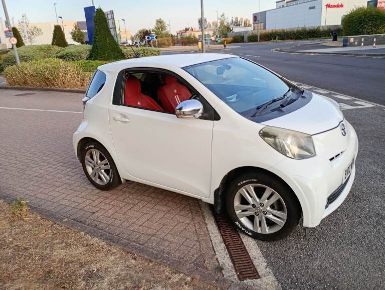Toyota, IQ, Hatchback, 2010, Manual, 1329 (cc), 3 doors