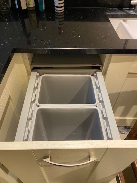 Entire kitchen with integrated appliances 