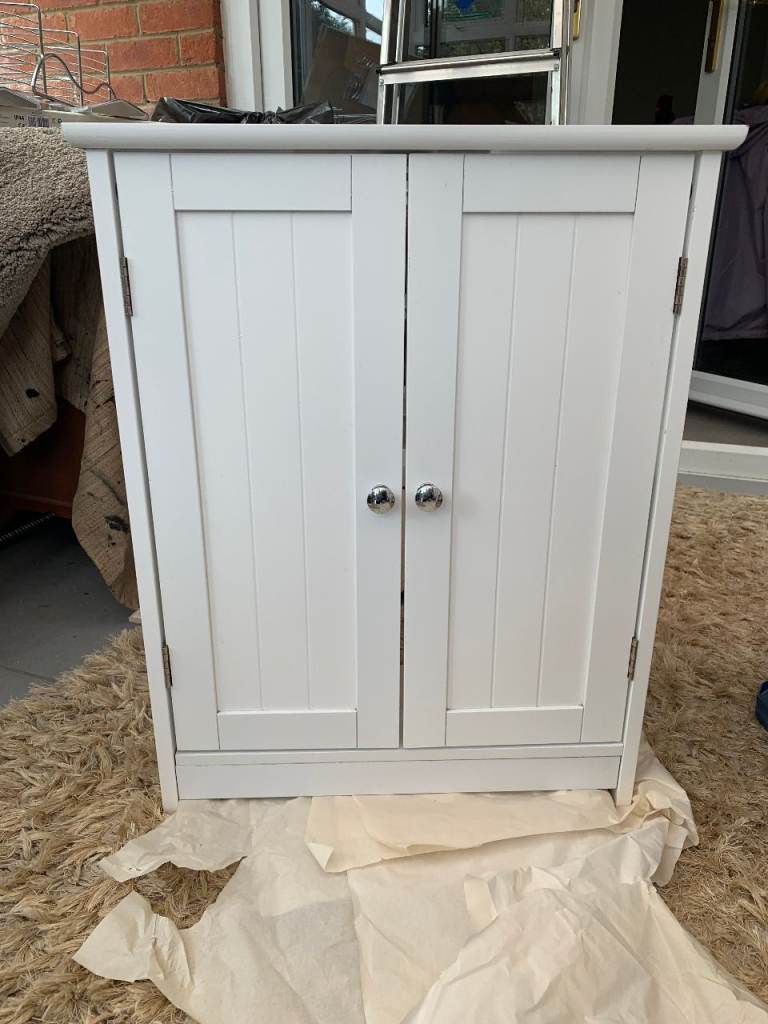 UNDERSINK BATHROOM CABINET