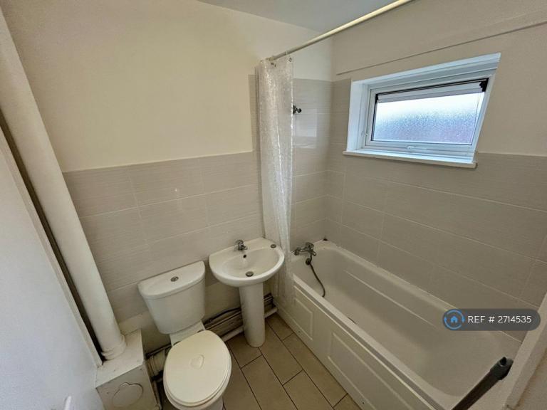 1 bedroom flat in Victoria Road, Aston, Birmingham, B6 (1 bed) (#2714535)