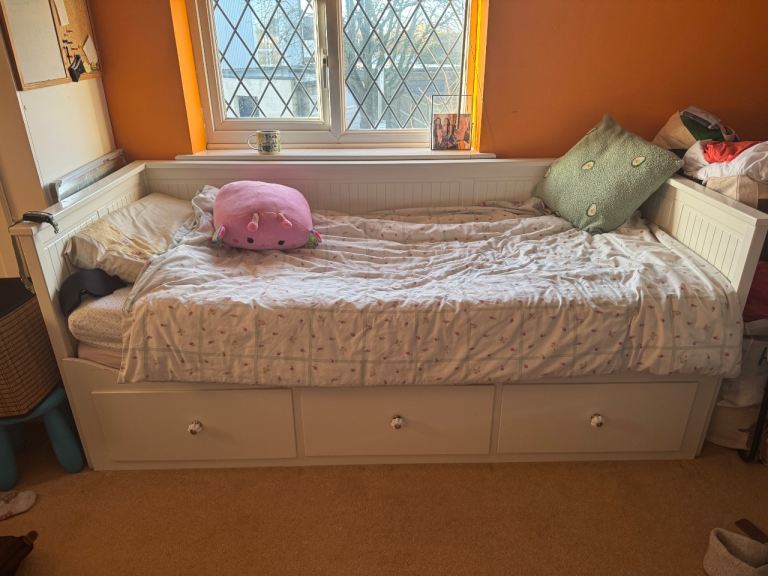 IKEA Hemnes White Day-bed with 3 Drawers 80cm x 200cm Frame and  2 mattresses