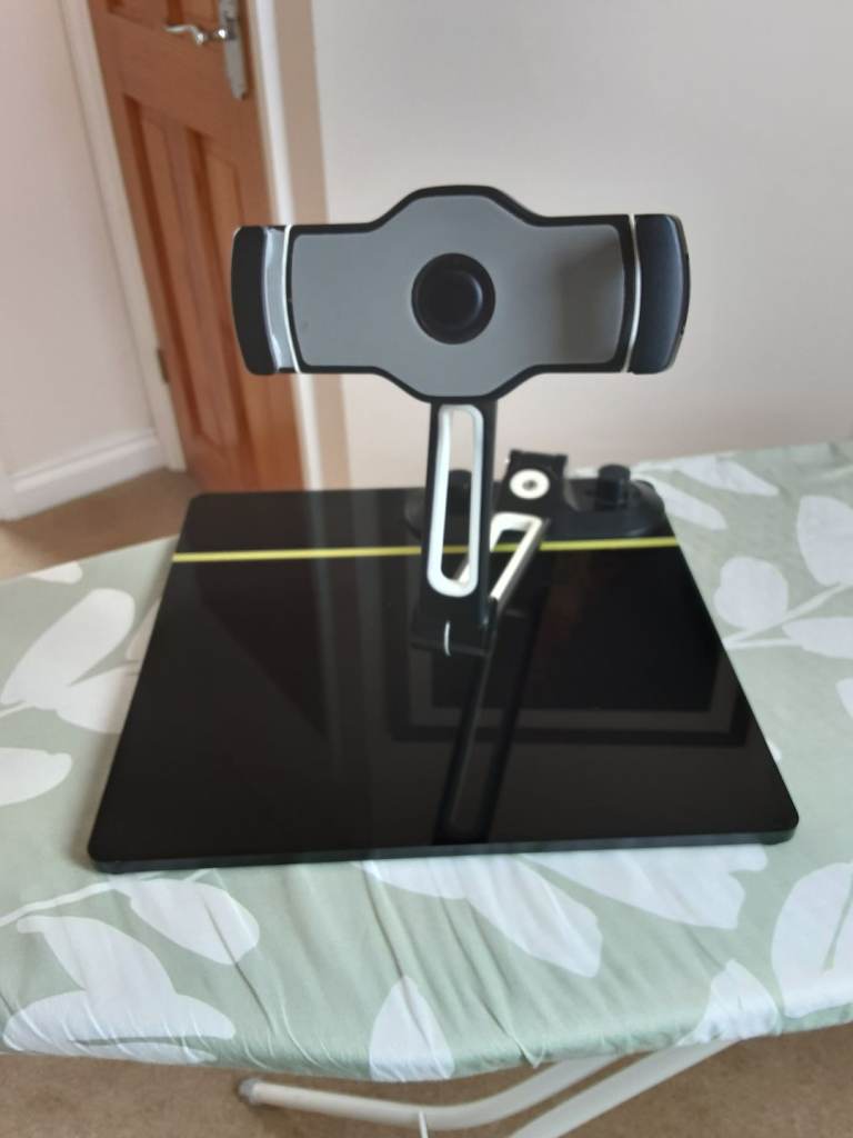 Portable stand for smartphones, kindle or tablet