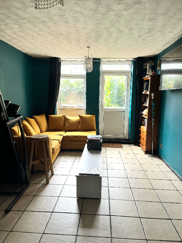 Large 2 bed flat with garden in Barton