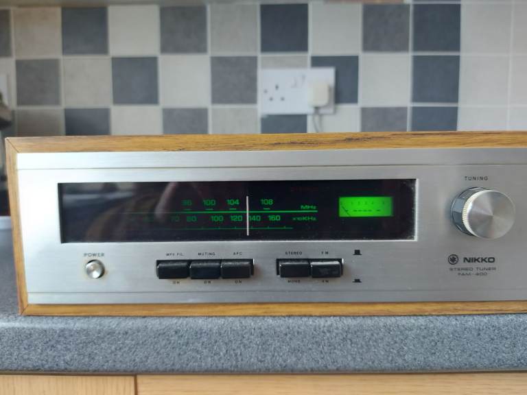NIKKO FAM 400 Stero Tuner