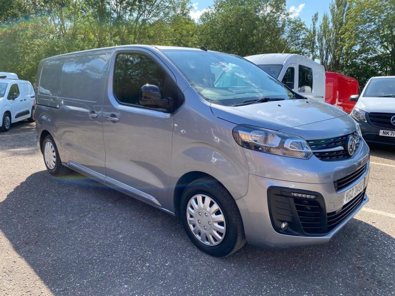2022 Vauxhall Vivaro Sportive MWB 1.5D Euro5 Air Con Plus VAT