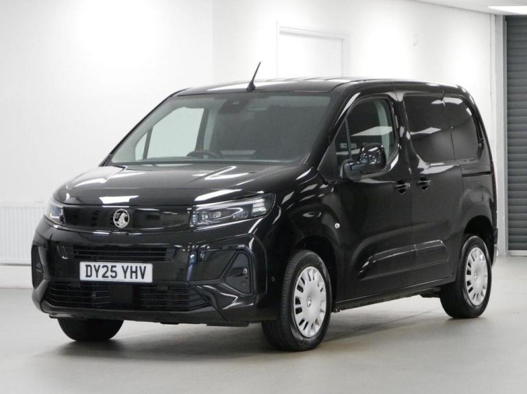 2025 VAUXHALL COMBO 1.5 TURBO D 130 BHP L1 SWB PRO EDITION AUTOMATIC