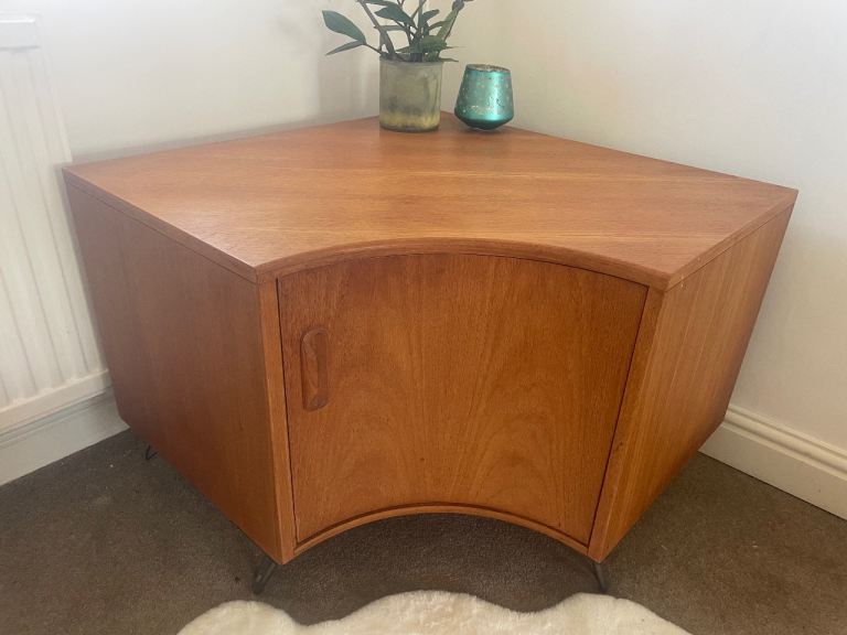 Wooden Corner TV Unit / Sideboard – Good Condition