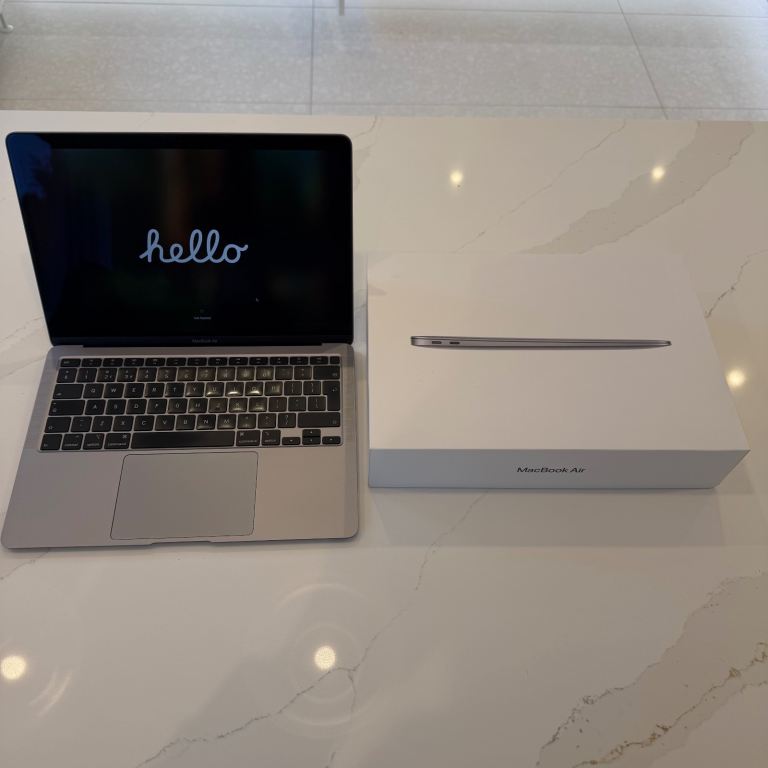 MacBook Air 13.3" Intel i5 8GB RAM 512GB SSD Boxed macOS 26