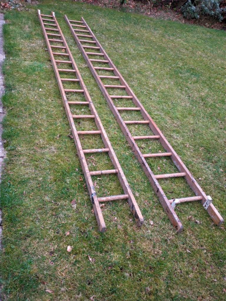 Double.wooden extension ladders 2x4.80 mtrs (18 rungs)