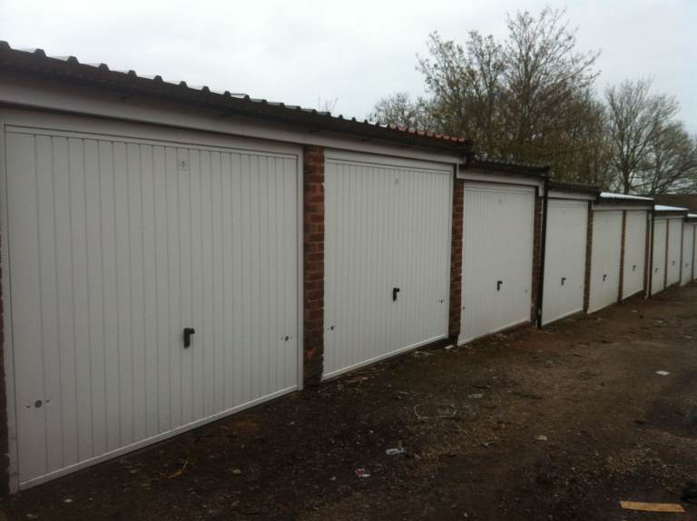 LOCK UP GARAGE TO LET IN KINGS HEATH
