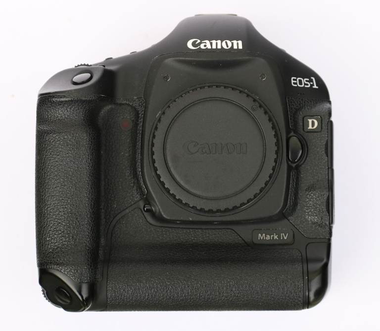 CANON EOS 1D MkIV DIGITAL CAMERA + BATTERY CHARGER