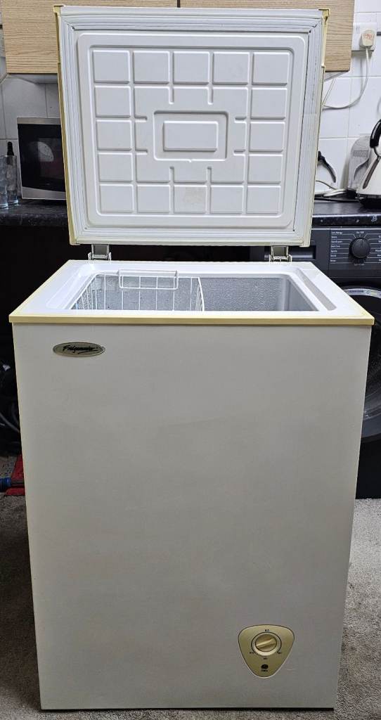 FRIDGEMASTER CHEST FREEZER WITH BASKET DELIVERY POSSIBLE 