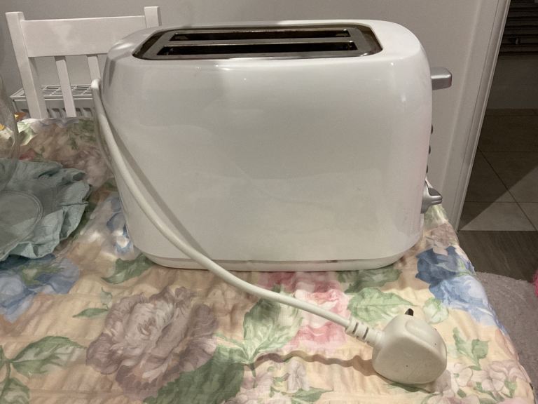White toaster 