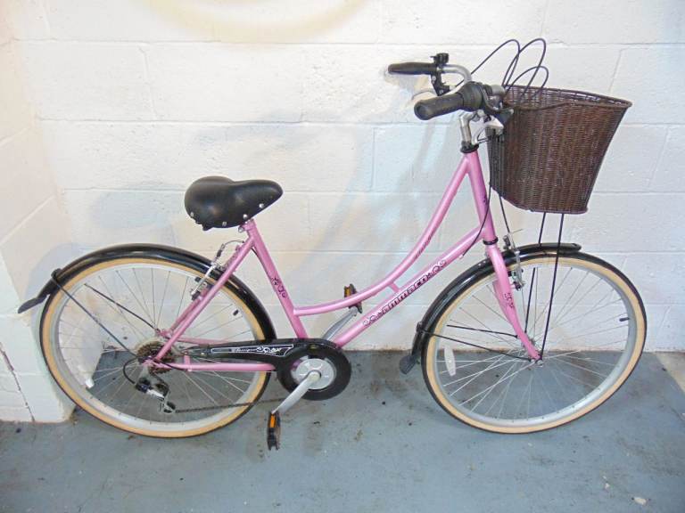 Ammaco Classique (19" frame) Hybrid/Step-through/City Bike (free local delivery)