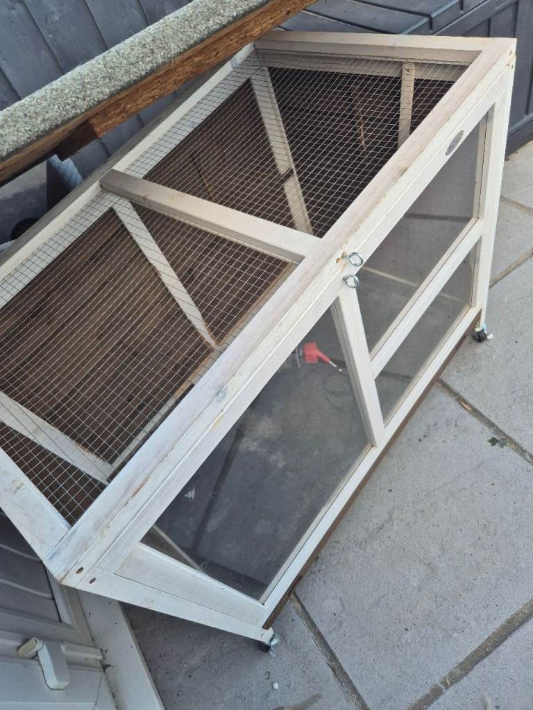 Indoor cage for small animals 