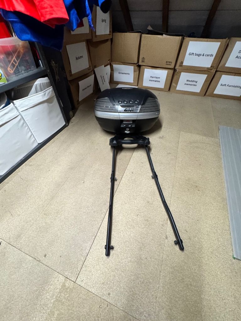 Suzuki gsxs1000f givi top box and bracket
