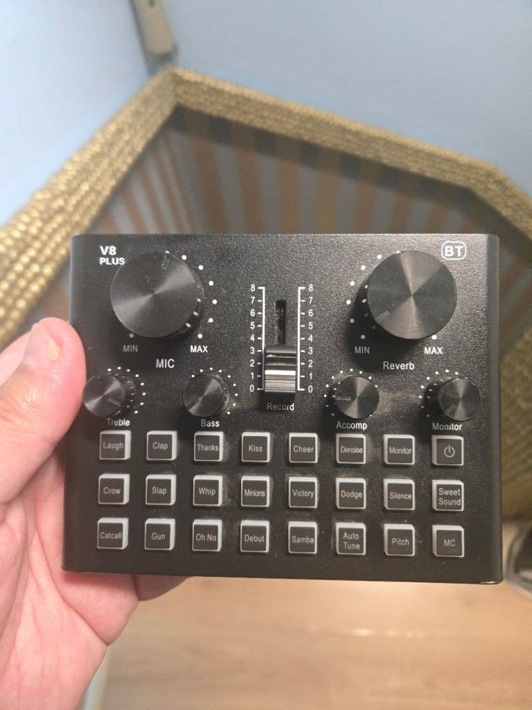 V8 Plus Sound Card Audio Mixer – Good Condition
