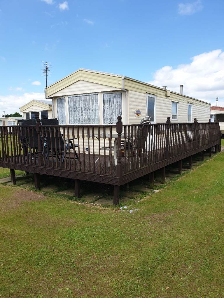 FOR HIRE/RENT/TO LET 8 BERTH 3 BEDROOMED CARAVAN AT CHAPEL ST LEONARDS SKEGNESS (NOT INGOLDMELLS)