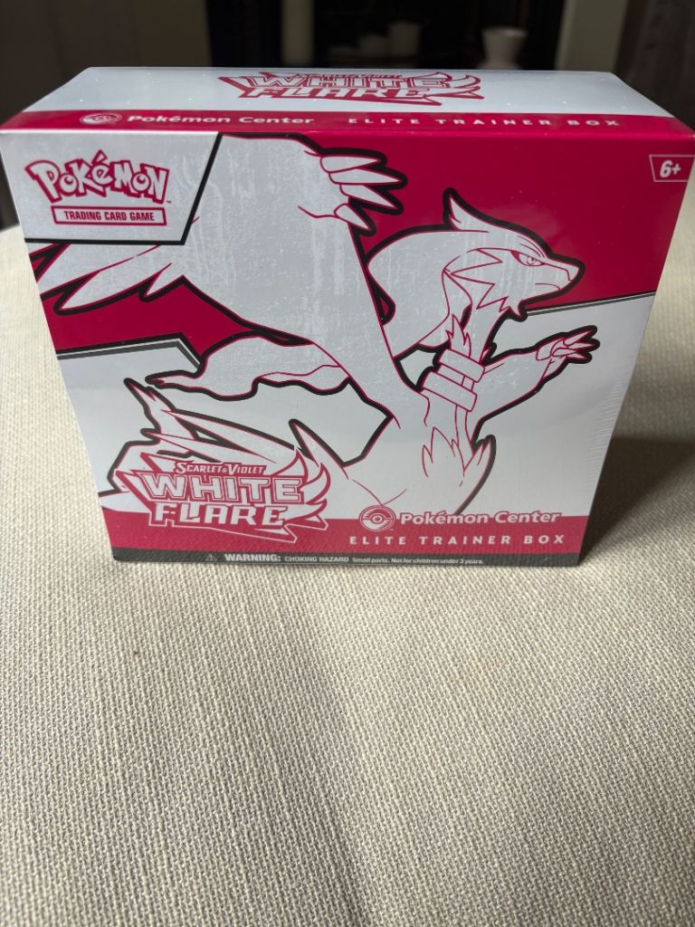 Pokemon Center White Flare ETB 