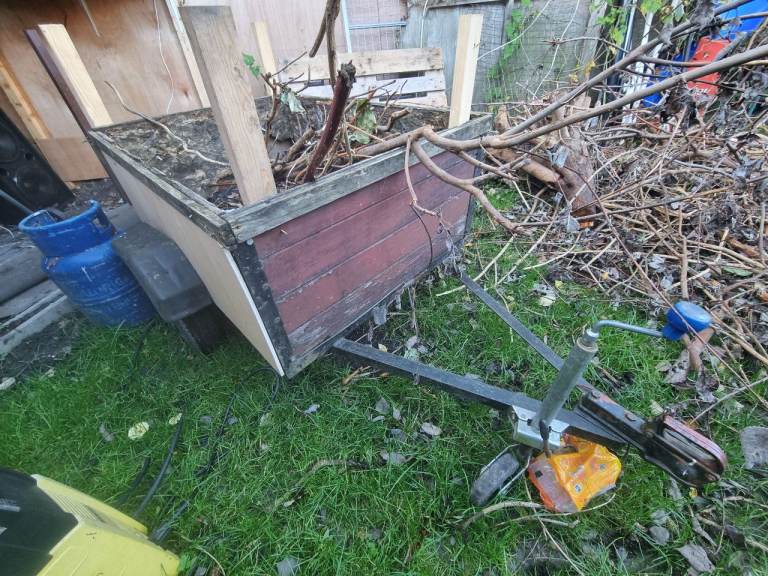 Car trailer. 4x3ft 