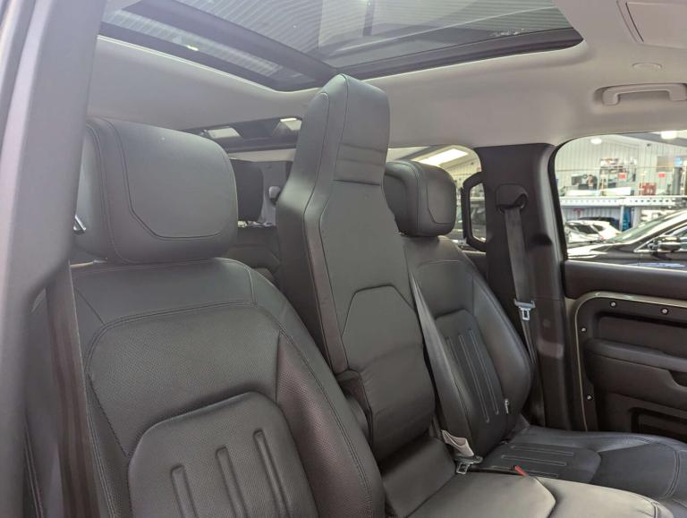 2021 Land Rover Defender 2.0 Defender SE Auto 4WD 5dr SUV Petrol Automatic